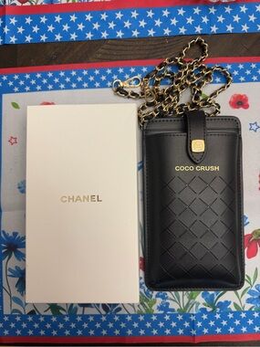 GWP!! Chanel Coco Crush Black Leather Crossbody Phone Pouch